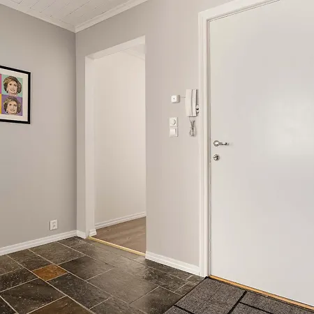 דירה Renovated Gem With Balcony In Street