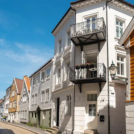 Lägenhet Renovated Gem With Balcony In Street Bergen